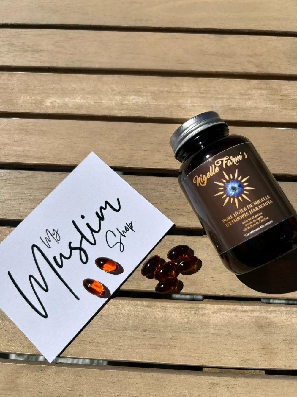 Gélules de graines de nigelle BIO vue de face