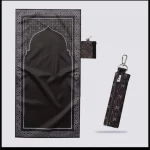 Tapis de prière compact enroulable noir avec motif