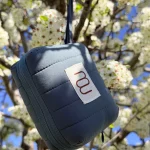 Ensemble Bali bleu accroche a un arbre