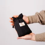 Jupe bali noire dans son pochon