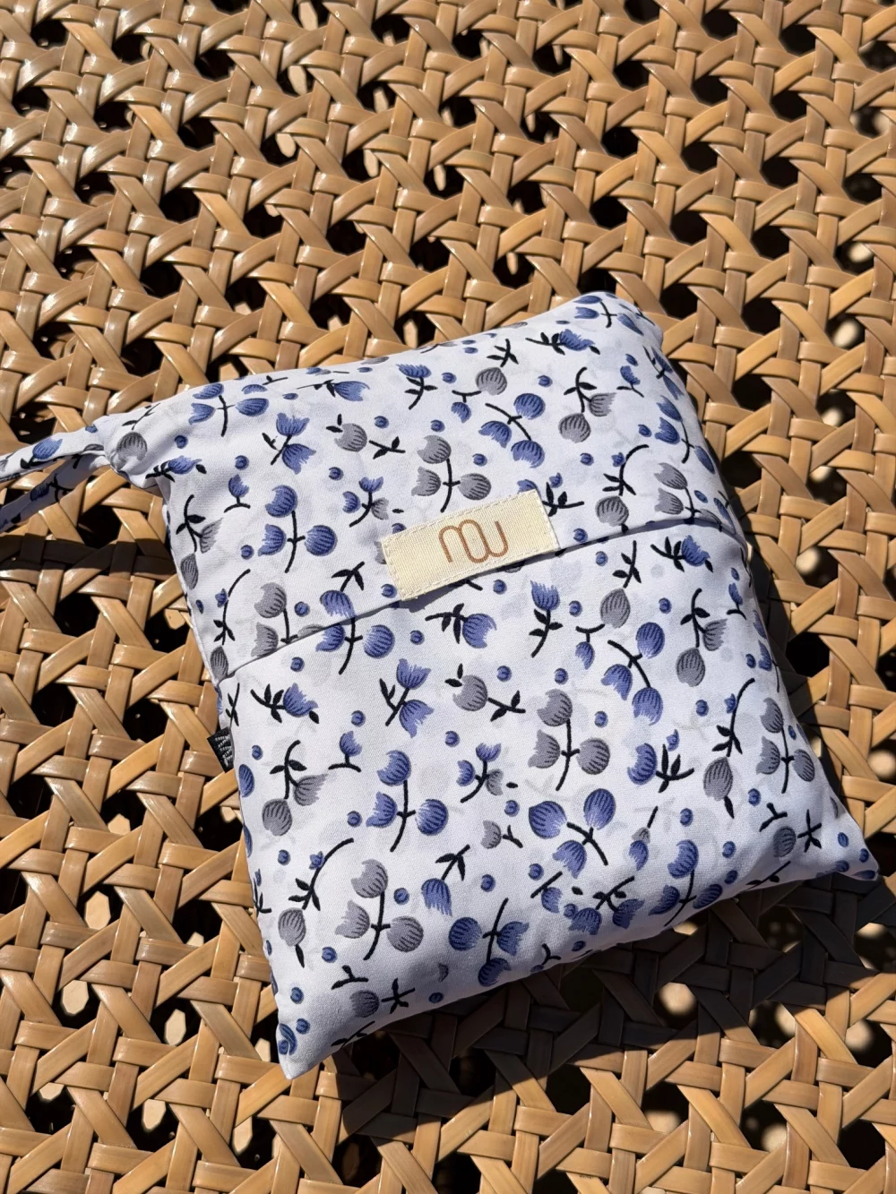 Robe kuala lumpur fleurie blanc et bleu